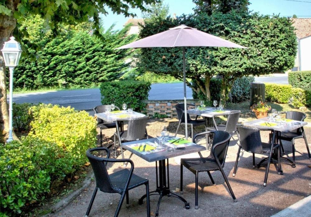 Hotel Platanes - Kb Hotel Group Etauliers Екстер'єр фото