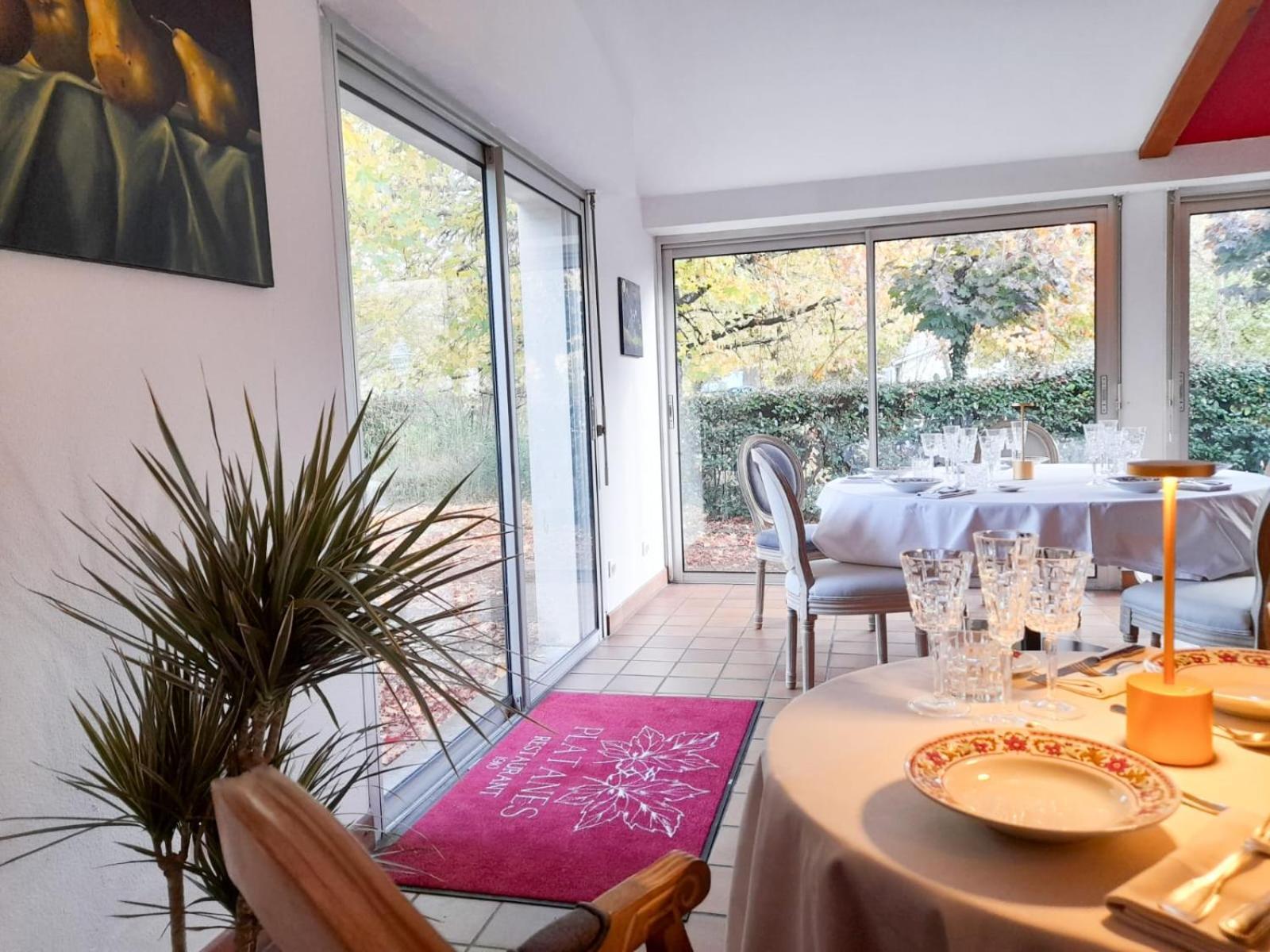 Hotel Platanes - Kb Hotel Group Etauliers Екстер'єр фото