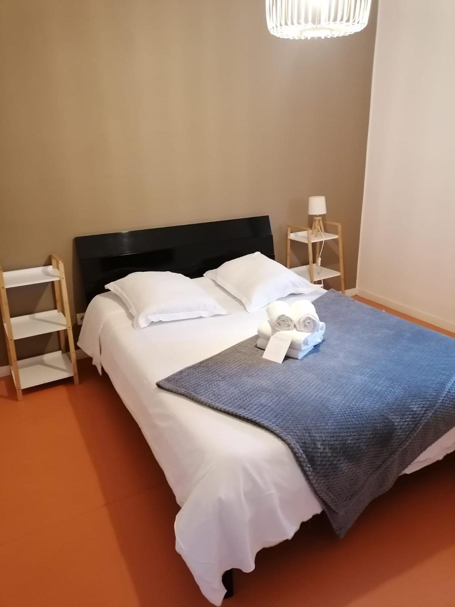 Hotel Platanes - Kb Hotel Group Etauliers Екстер'єр фото