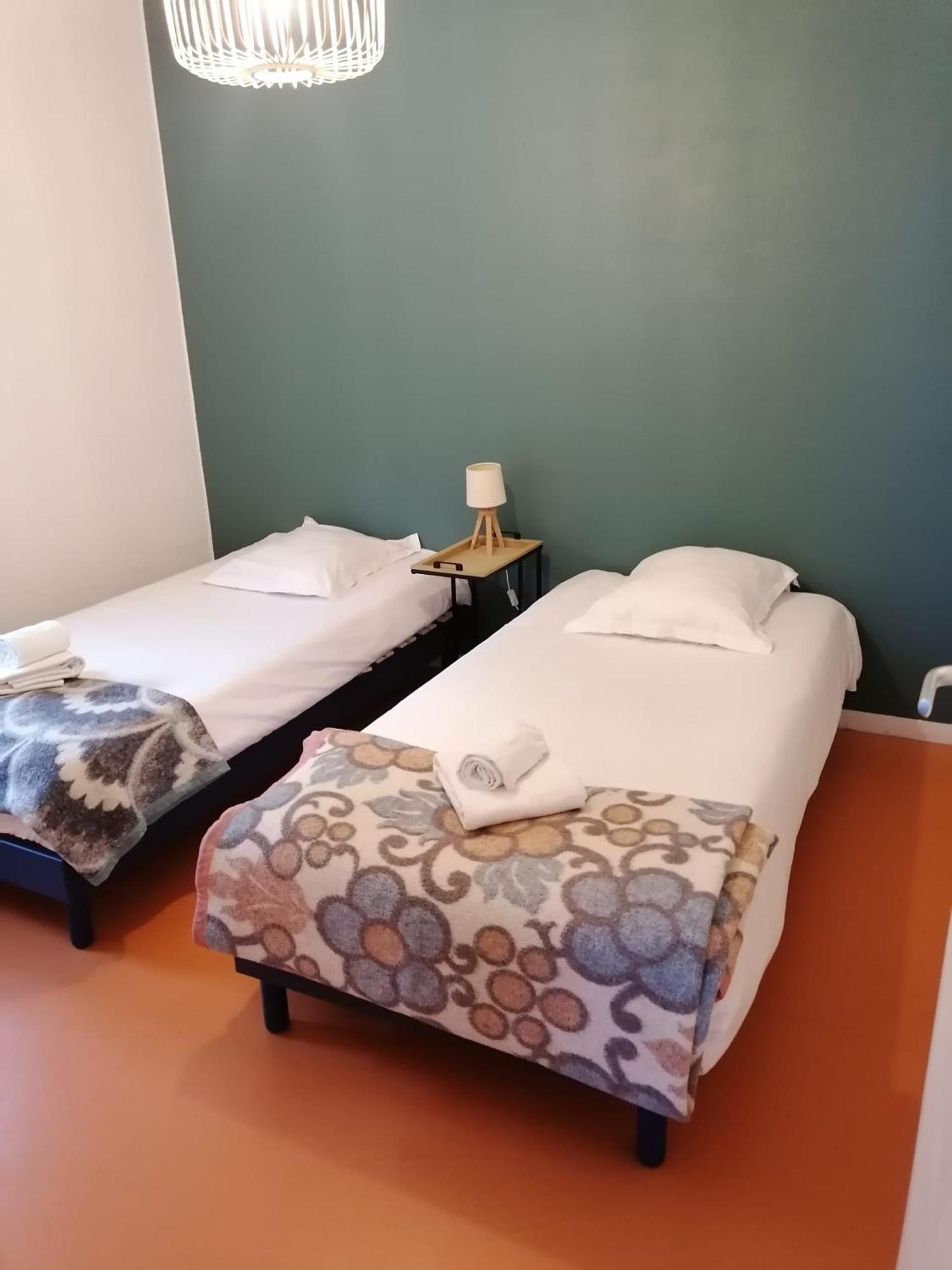 Hotel Platanes - Kb Hotel Group Etauliers Екстер'єр фото